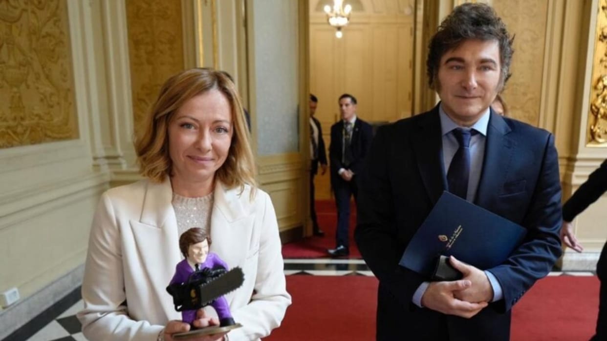 Argentina President's Gift To Italy PM Georgia Meloni: A Chainsaw-Wielding Figurine Of Himself News updates