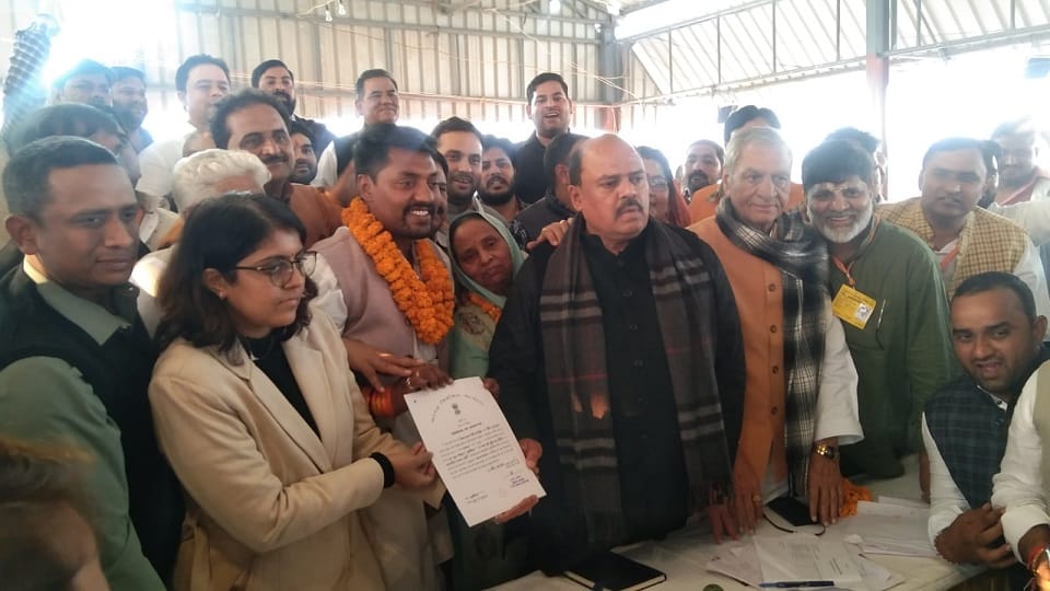 UP Khair Vidhan Sabha By Election Result Live Vote Counting Bjp Surendra Diler vs Dr Charu Kain Chunav News