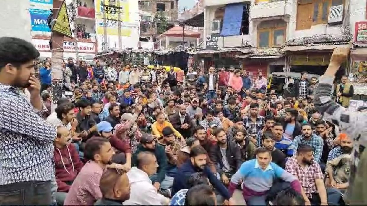 J&K: Protest against ropeway on Tarakot route of Mata Vaishno Devi, second day of 72-hour strike, protest cont