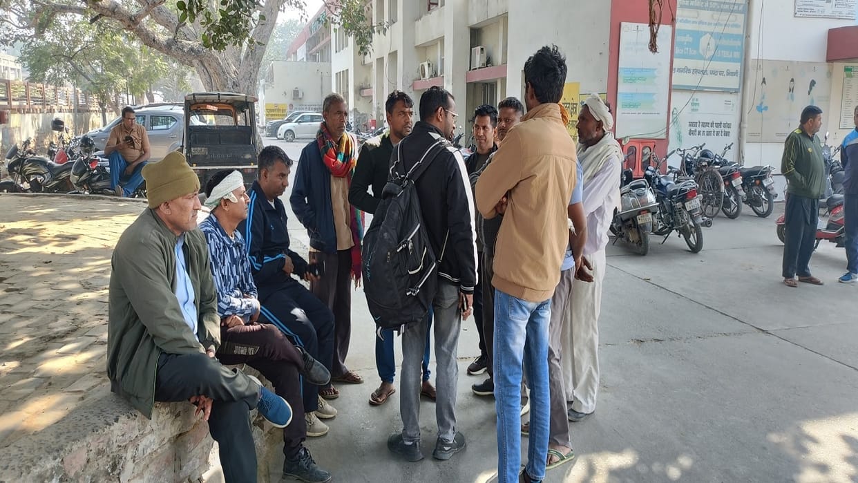 bike collided with tractor standing on road, young man going from home to in laws died In Bhiwani