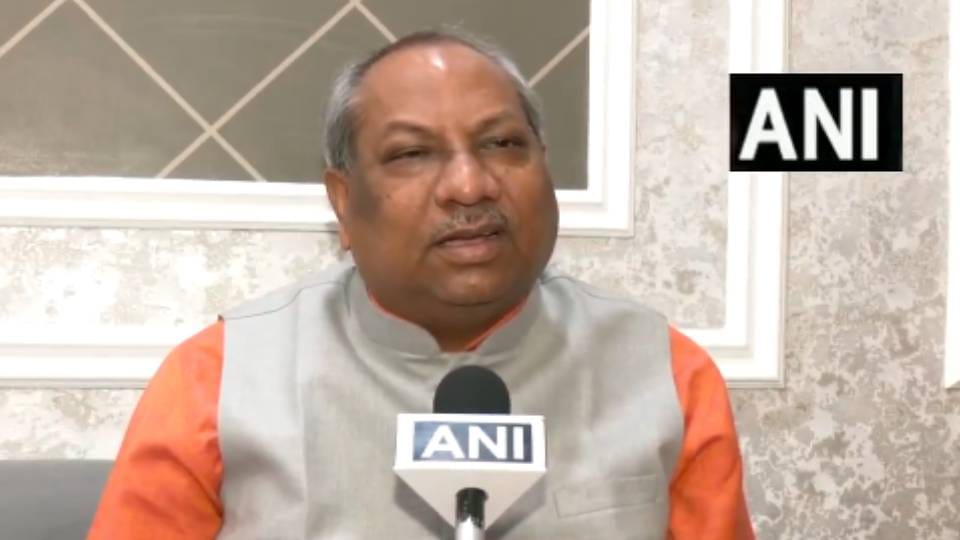 UP: Cabinet Minister Sanjay Nishad spoke out against his own government, saying it is not right to kill someon