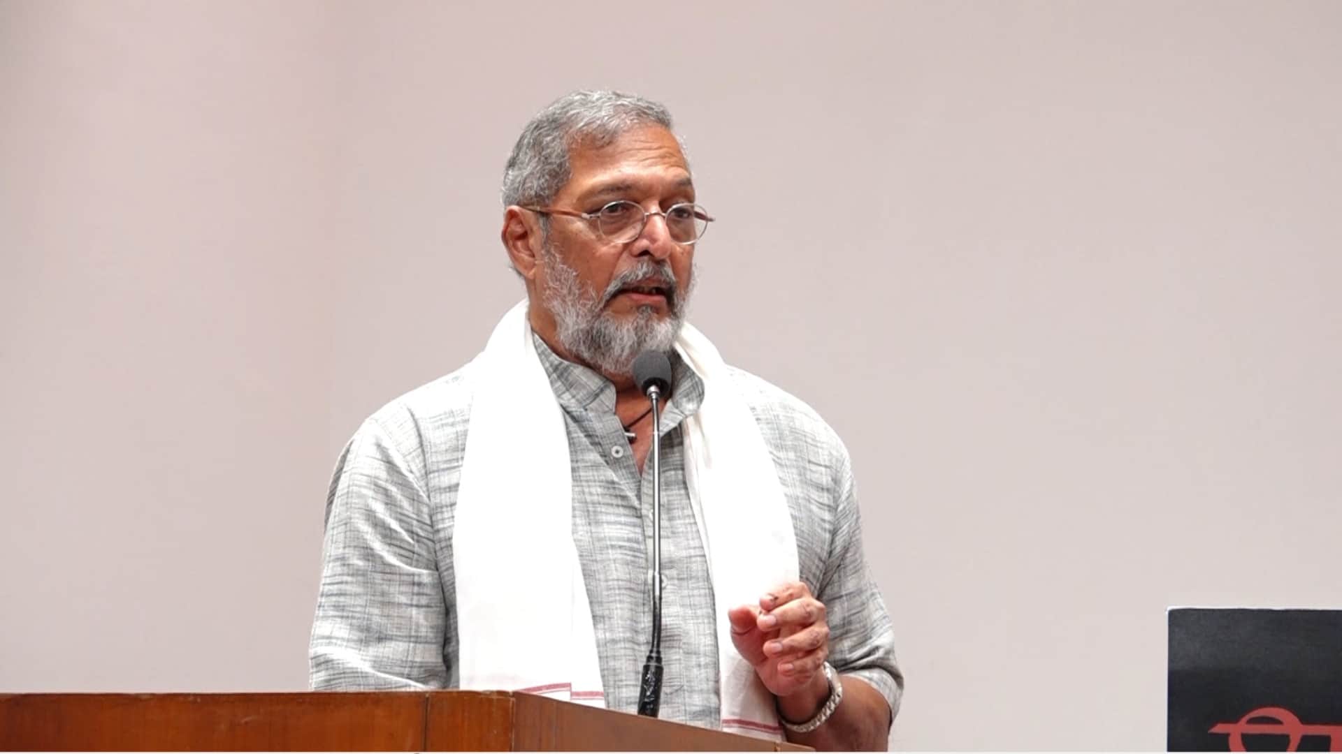 Nana patekar at launch of veteran artist amol palekar autobiography viewfinder a memoir shared thoughts