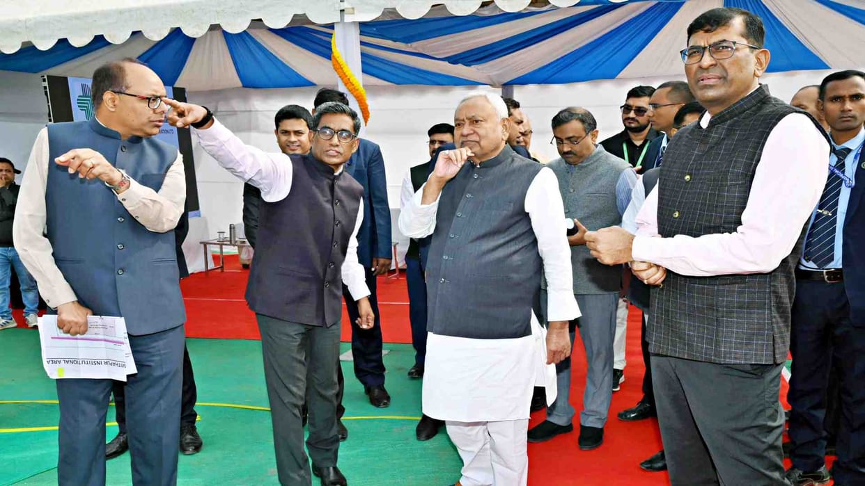 Bihar News: Chief Minister inspected the construction work in Mithapur