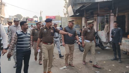 Municipal Corporation and traffic police removed the encroachment in Bareilly