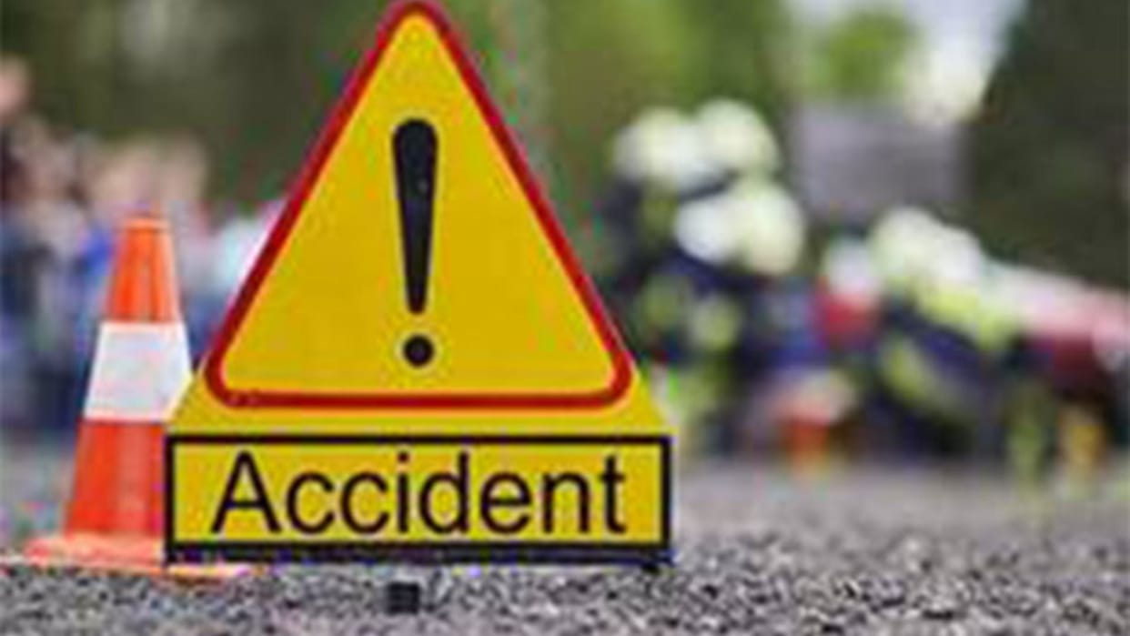 Jabalpur Road Accident A trailer hit a car and crushed bike riders two youths died on spot