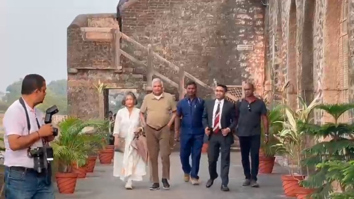 MP News: Former President of Sri Lanka reached Mandu, visited historical palaces