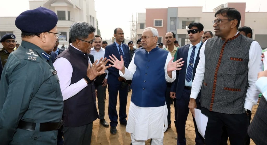 Bihar News: CM Nitish Kumar took stock of many schemes in Patna; Construction Site, Bihta Airport, Road