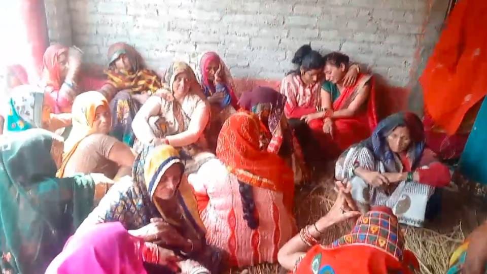Three died including jija-sala when Bolero collided with tractor-trolley from behind in Raebareli
