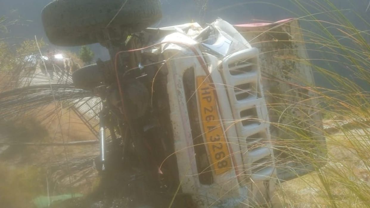 Bolero camper fell 300 meters below the road in Kinnaur district of Himachal one dead two injured