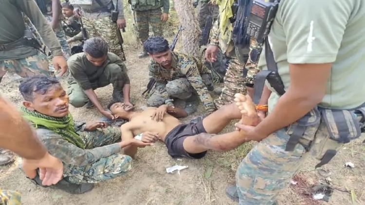 Sukma: नक्सलियों के मंसूबों पर फिरा पानी, सुरक्षाबलों ने आईइईडी बरामद कर किया निष्क्रिय, एक जवान घायल