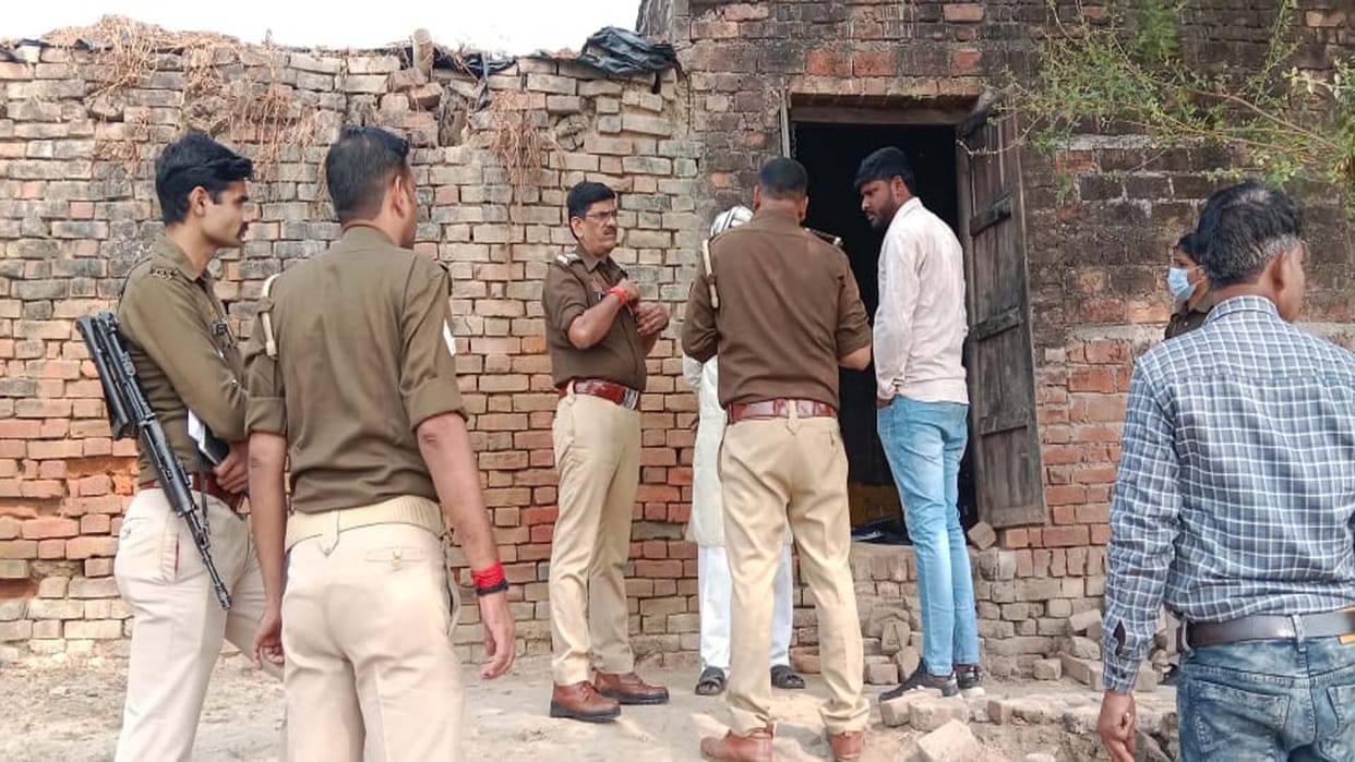 Kanpur dehat: Old woman murdered by smashing her head, son-in-law accuses neighbor of killing her