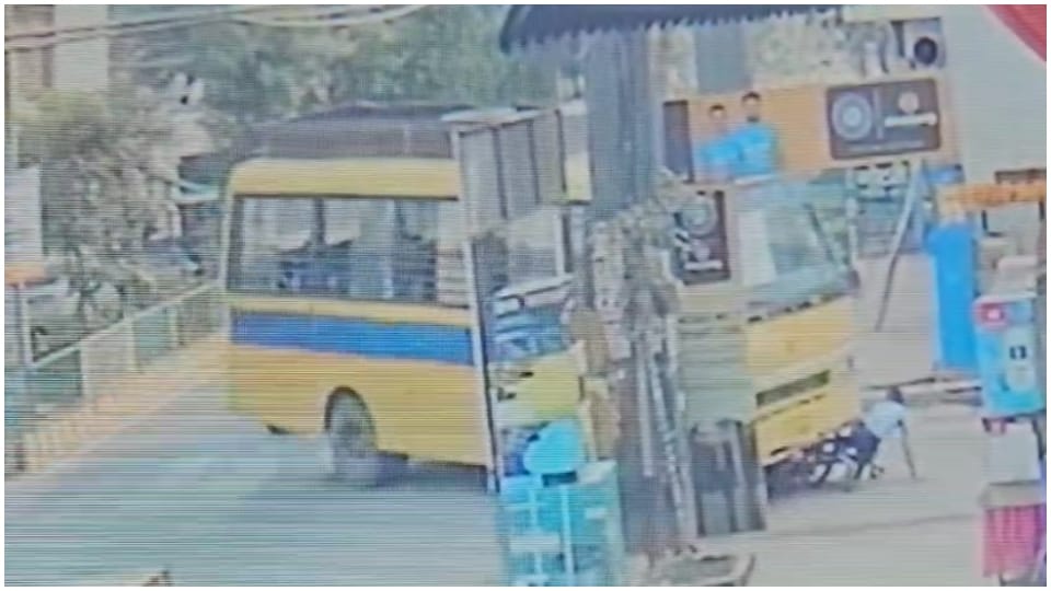 Gwalior Road Accident: School bus ran over student riding bicycle, died in hospital