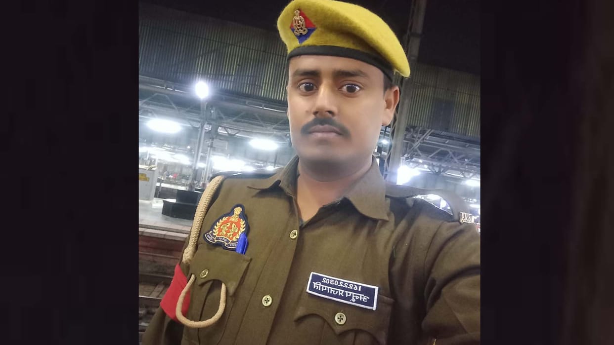 Kanpur: Constable saves woman falling from Shram Shakti