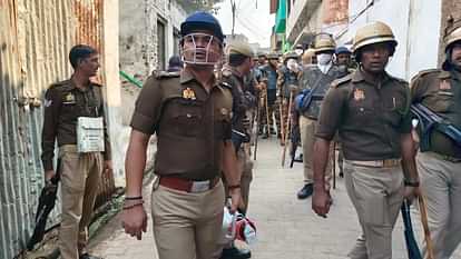 Tension over survey of Jama Masjid in Sambhal, lathicharge after stone pelting... officers vehicles burnt