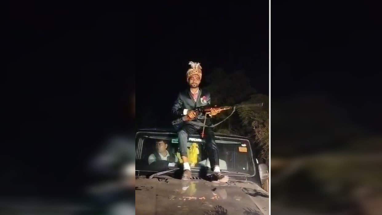 The groom fired on the roof of the Thar car in Bharatpur
