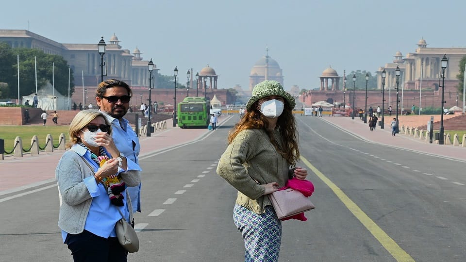 Delhi Weather: Sunshine removed the haze... AQI reduced after 22 days