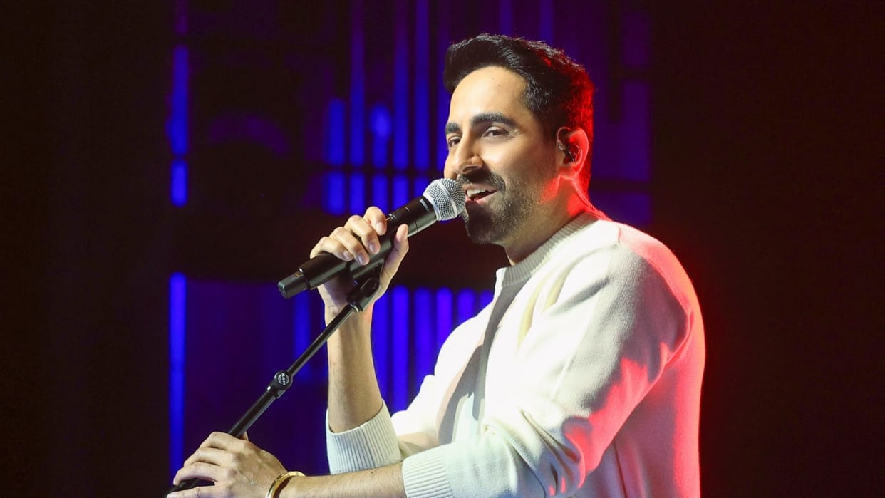 Actor Ayushmann Khurrana Credit Singer Arijit Singh For His First Live Singing Performance
