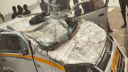 Bareilly Accident News Car fell 20 feet down from an incomplete bridge