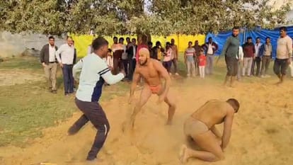 पुवायां में हुआ दंगल