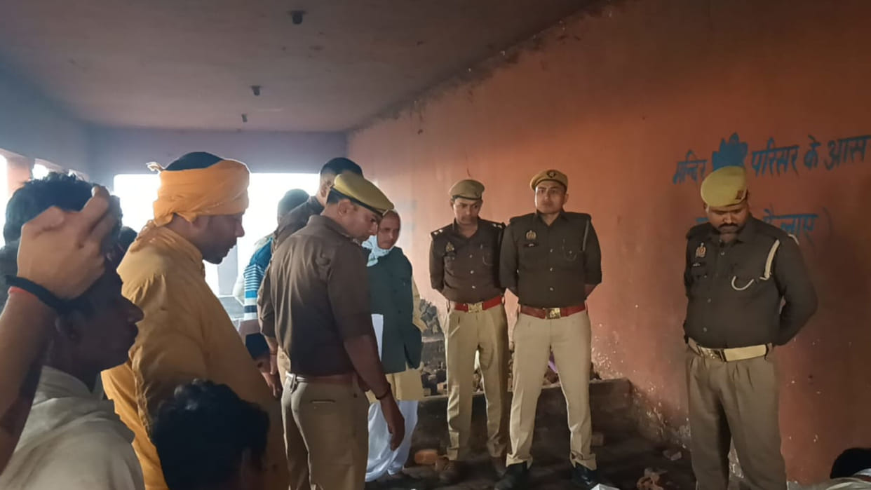 Priest burnt to death in temple premises in Gorakhpur