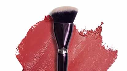 types of makeup brushes in hindi how to use every makeup brush