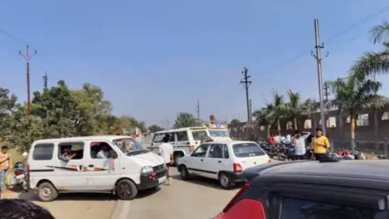 Sehore young man died electric shock in factory Ichhawar road demand for job and 20 lakh compensation