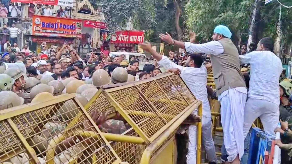 Chittorgarh: After coronation, a controversy arose over Vishvaraj Singh's darshan of the family deity