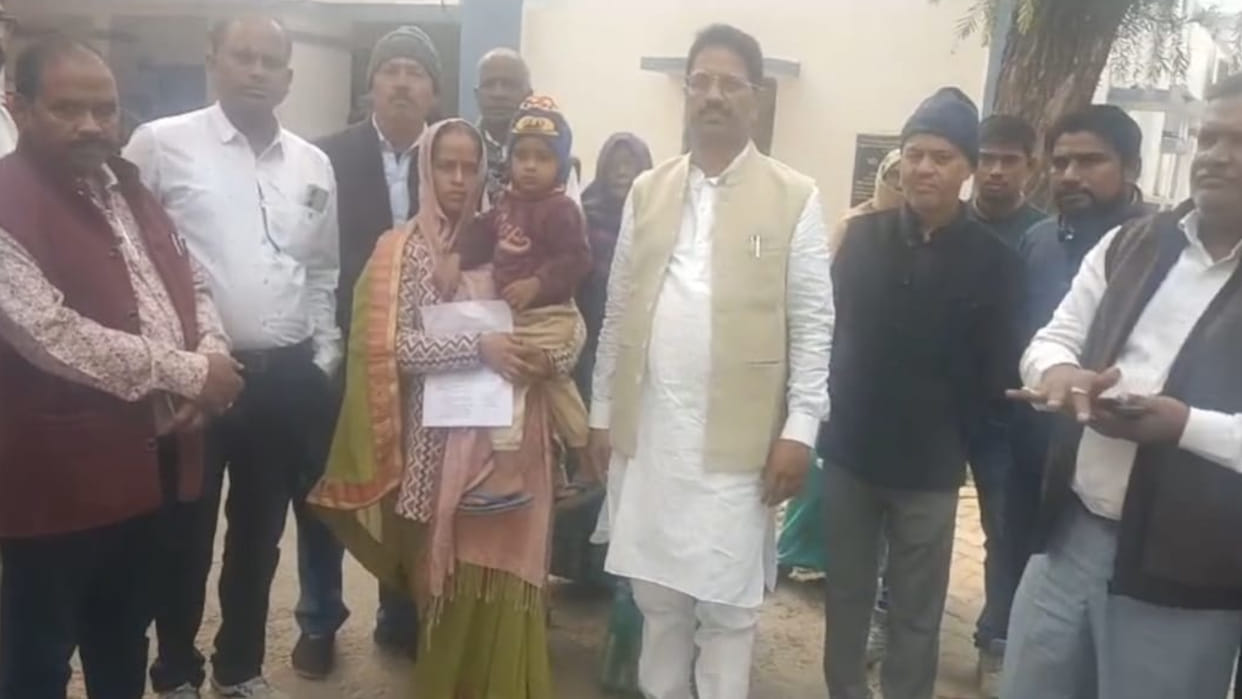 Vinod Jaiswal wife said her husband is being falsely implicated in the murder of Vishal Singh