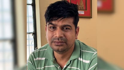 about 41 lakh loot case in Varanasi Inspector and Dharmendra threatened traders with legal action