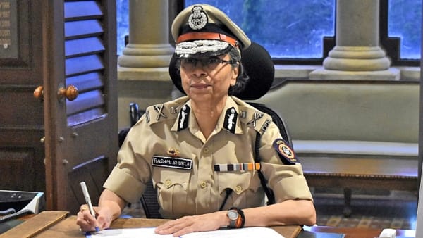 Maharashtra DGP IPS Rashmi Shukla re-appointment news Updates in Hindi MVA Govt Home Ministry