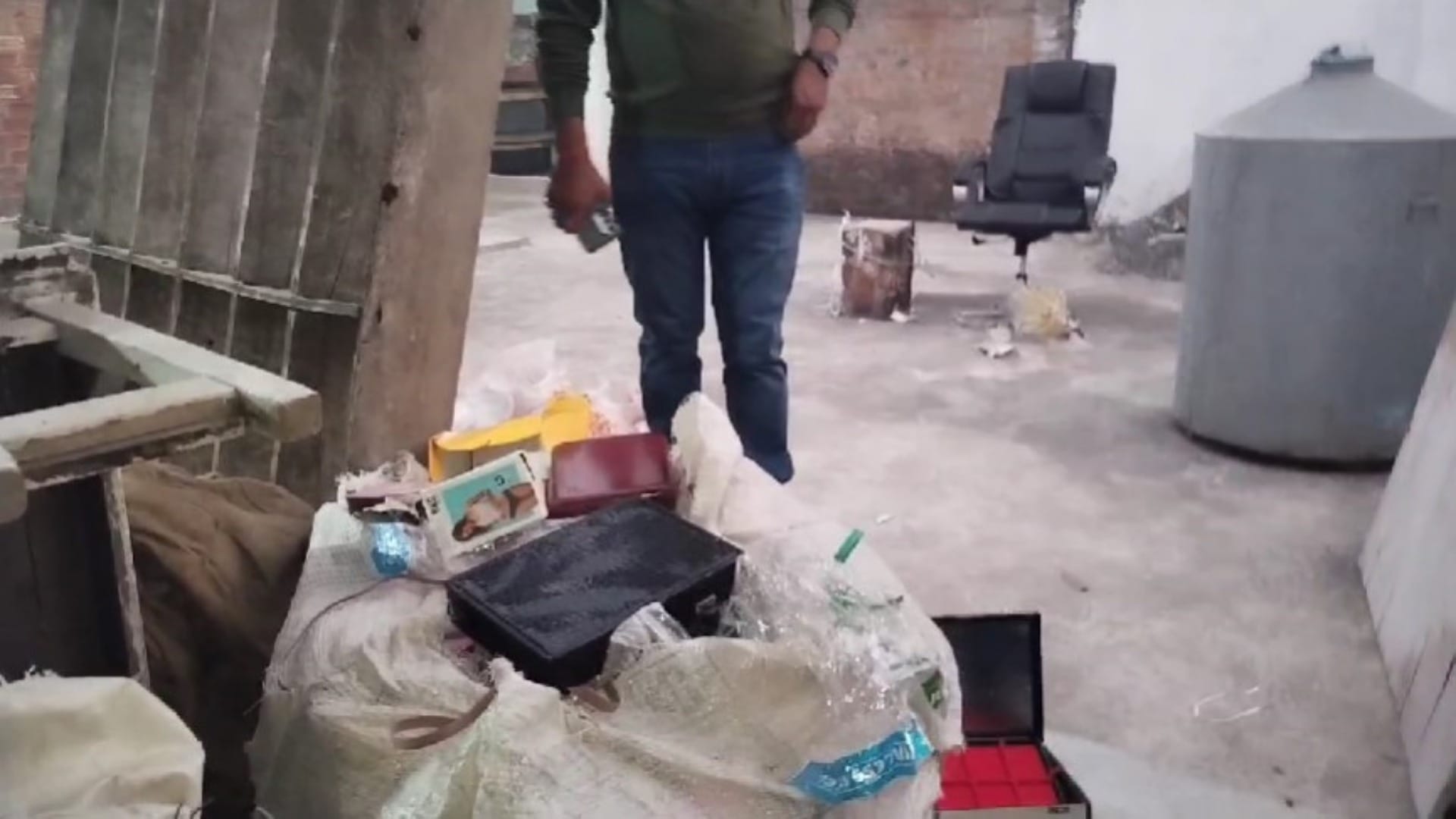 Bhagalpur News: Jewellery worth three crores stolen in Kharik market, armed masked men carried out crime