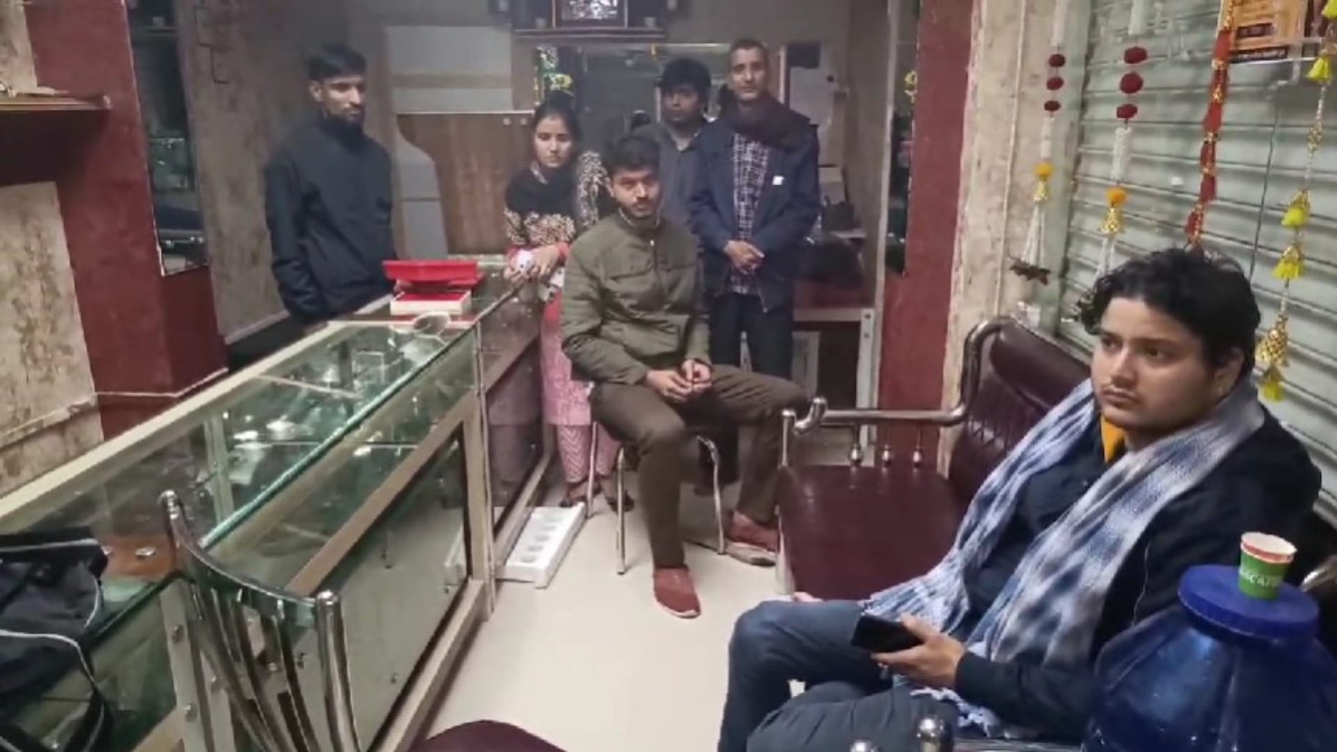 Bhagalpur News: Jewellery worth three crores stolen in Kharik market, armed masked men carried out crime