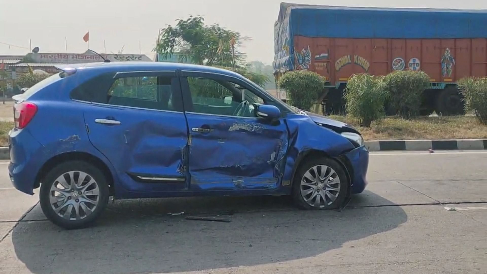 Bihar News: Uncontrolled truck hits car, former MLC of Aurangabad Ranjan Kumar Singh narrowly escapes