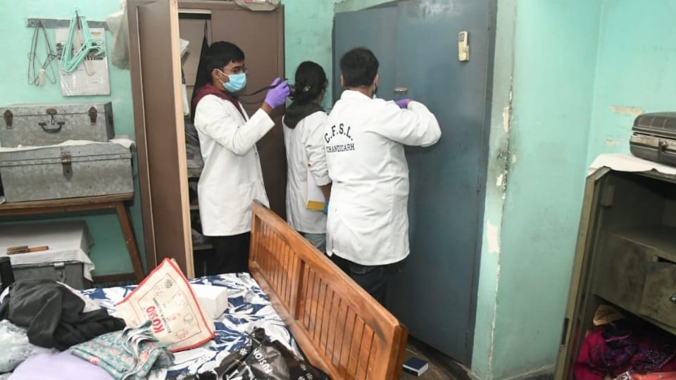Elderly woman held hostage with axe around her neck, looted Rs 40 lakh in chandigarh