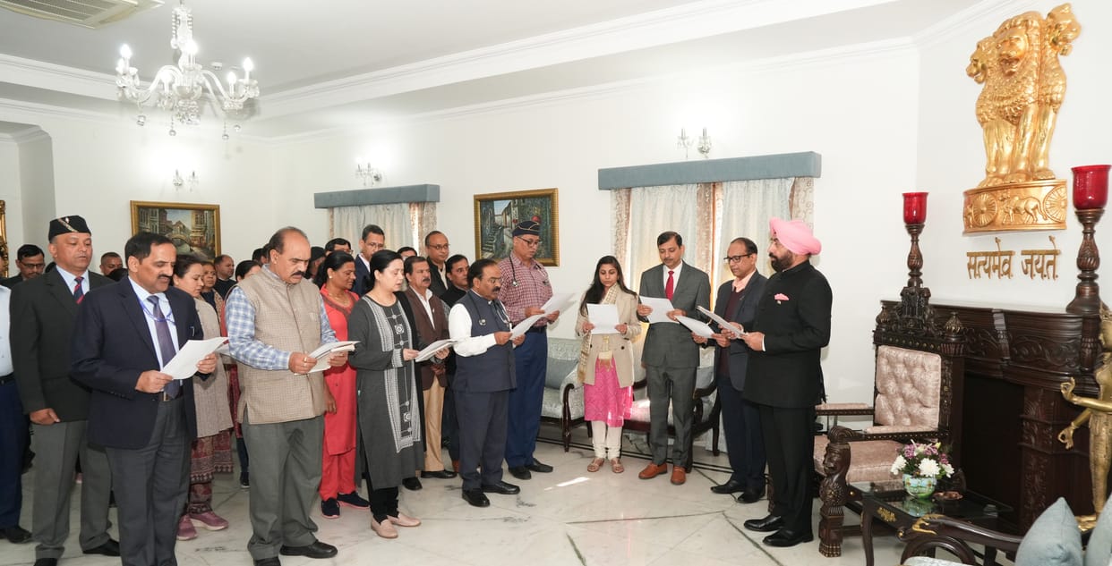 Constitution Day celebrated at Raj Bhavan Dehradun Uttarakhand News in hindi