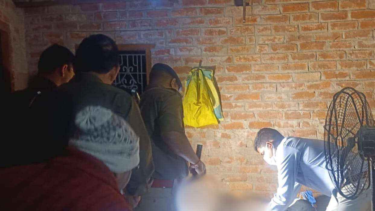 Middle aged man murdered by slitting his throat in azamgarh