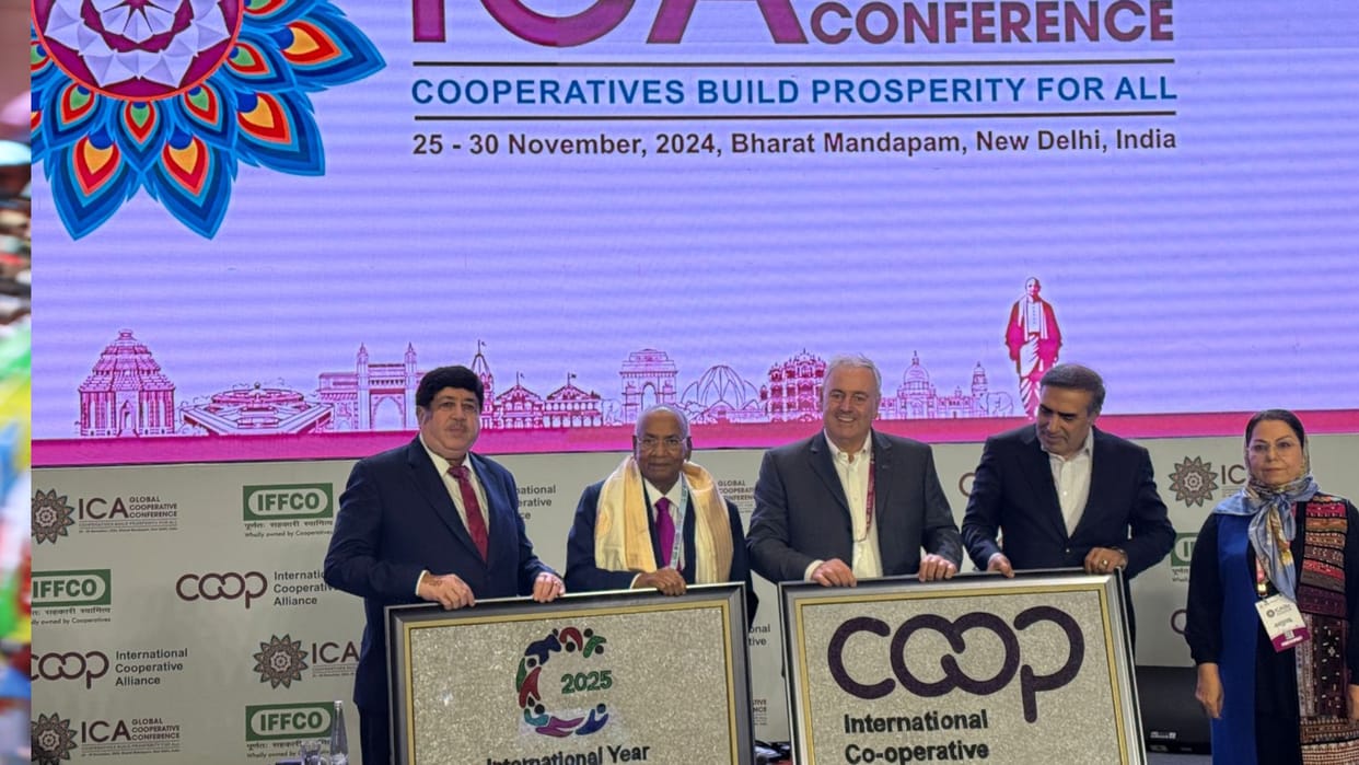 IFFCO Managing Director Dr. Uday received prestigious rossendale pioneer award