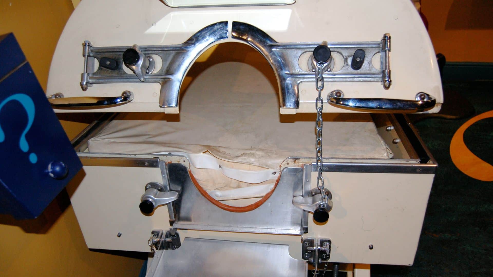 Paul Alexander 70 years live in iron lung the record is the Guinness World Book in hindi