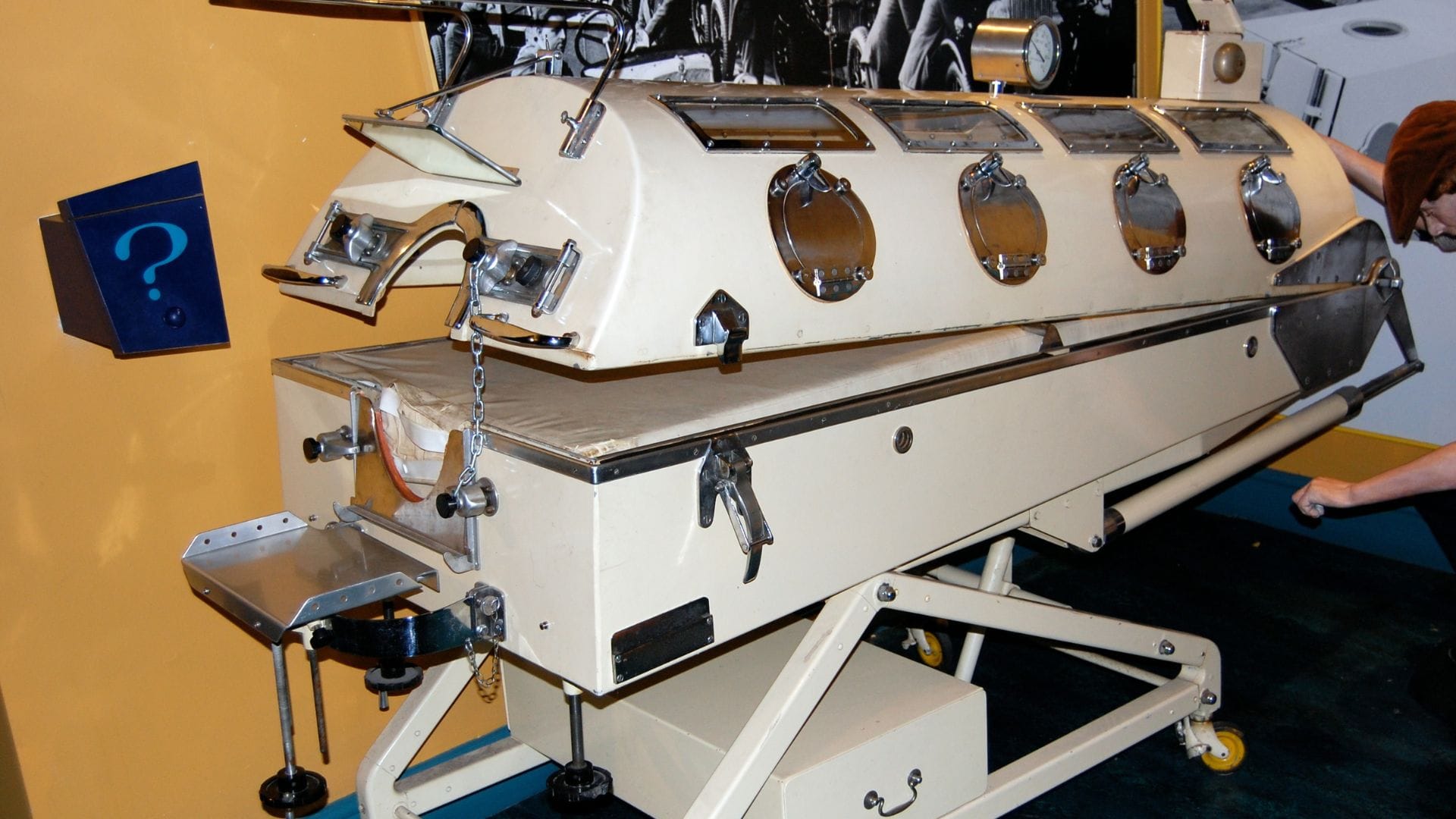Paul Alexander 70 years live in iron lung the record is the Guinness World Book in hindi