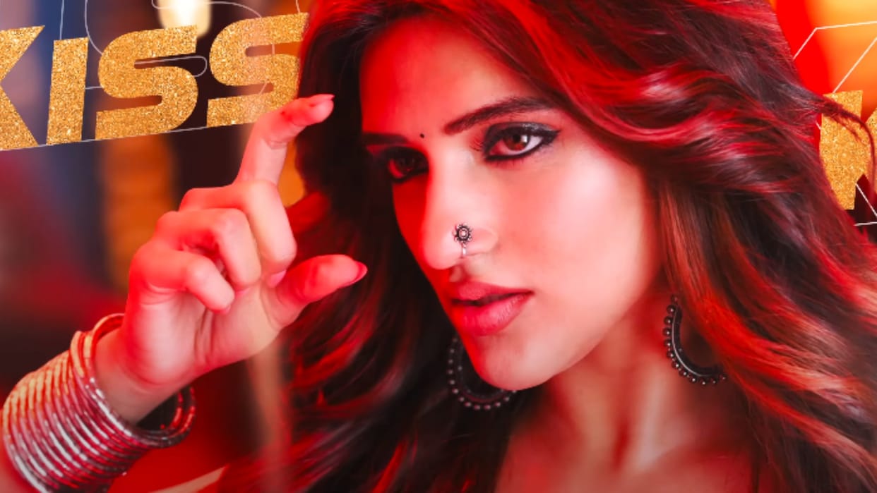 Pushpa 2 song kissik trolled by netizens compared to dhinchak pooja praised samantha for oo antava