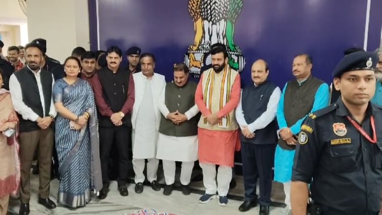 Haryana: कुरुक्षेत्र पहुंचे मुख्यमंत्री नायब सैनी, विश्वविद्यालय में किया संविधान दिवस समारोह का उद्घाटन