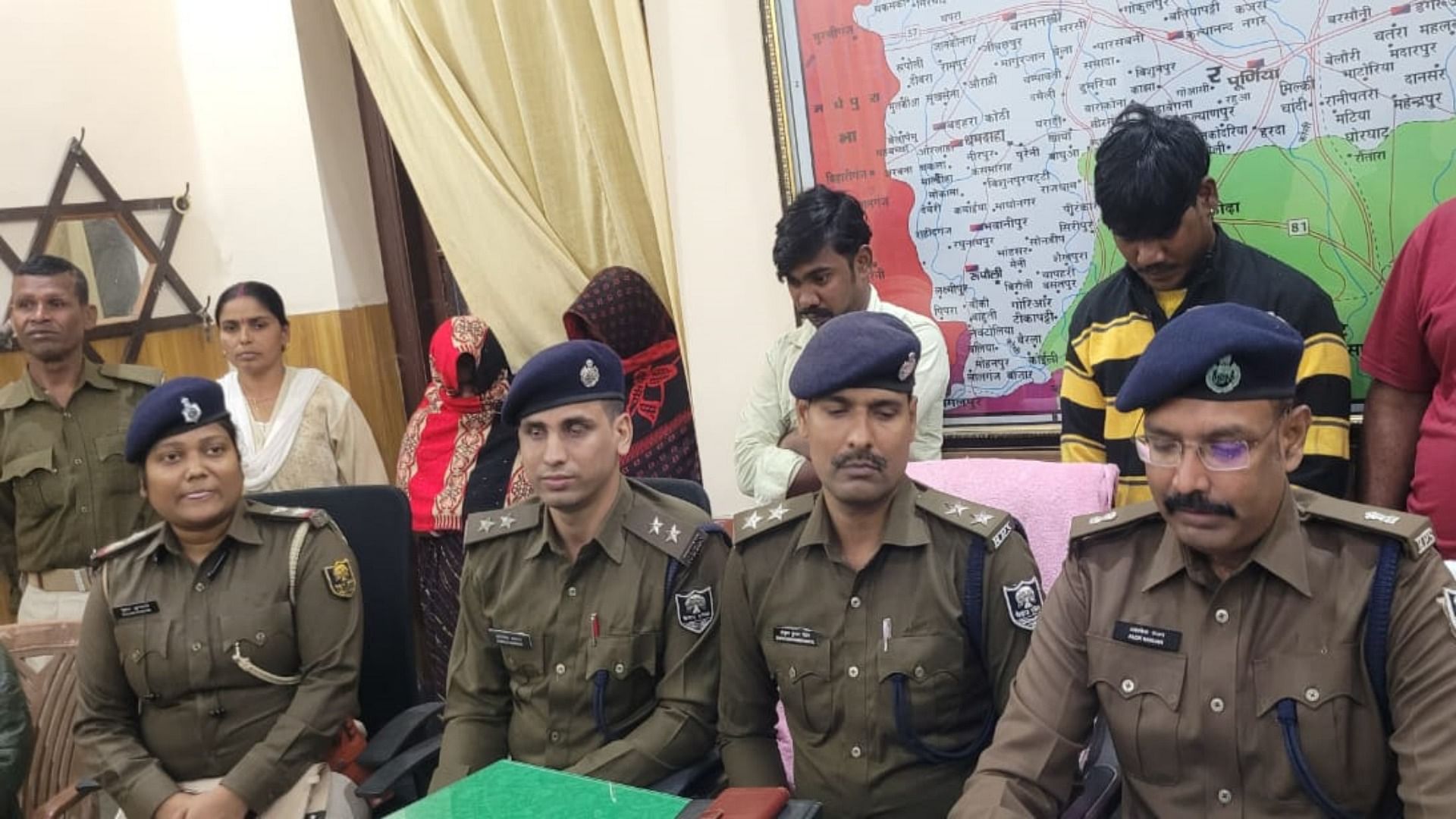 Purnea News: police arrested 6 traffickers involved in prostitution in red light area, 3 minor girls rescued