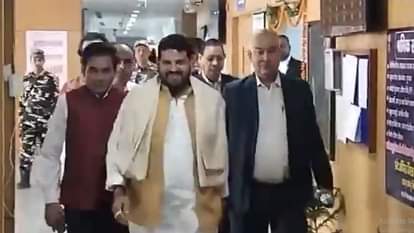 राउज एवेन्यू कोर्ट में पेश हुए बृजभूषण शरण सिंह