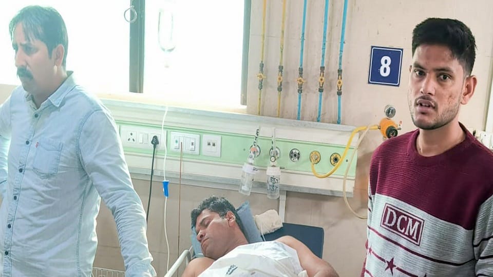 Inspector shot in stomach when he came to deposit pistol in police line