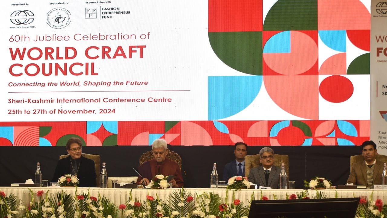 Srinagar: LG inaugurates 60th anniversary of World Craft Council, representatives of 15 countries reach Srinag