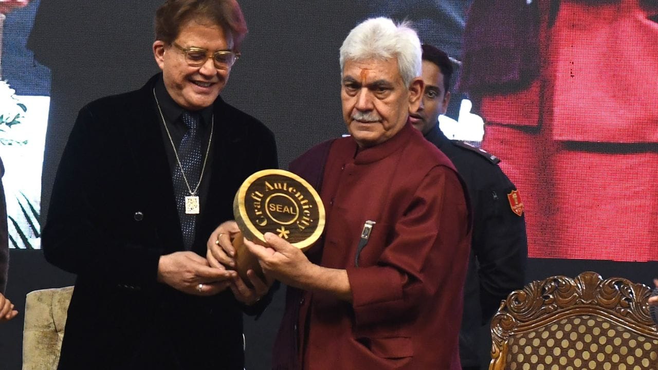 Srinagar: LG inaugurates 60th anniversary of World Craft Council, representatives of 15 countries reach Srinag