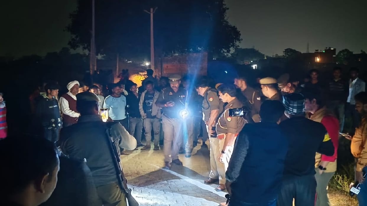 A commission agent returning home from market was shot dead in Mainpuri
