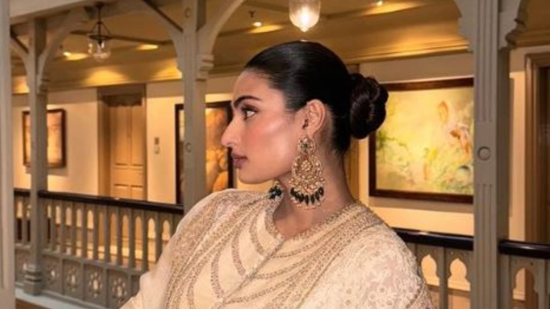 Mom to be Athiya Shetty flaunts her baby bump in a white white ethnic outfit goes viral see fans reaction