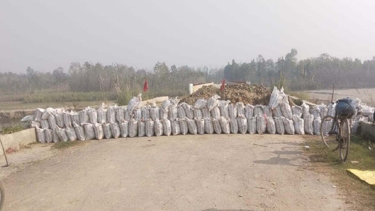 officer woke up and started building barriers on dangerous roads in bareilly