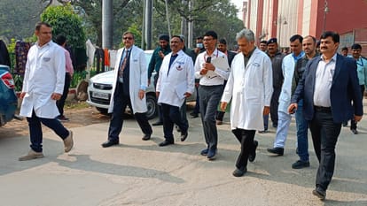 AIIMS Director Dr. M Srinivas inspected facilities at BHU hospital